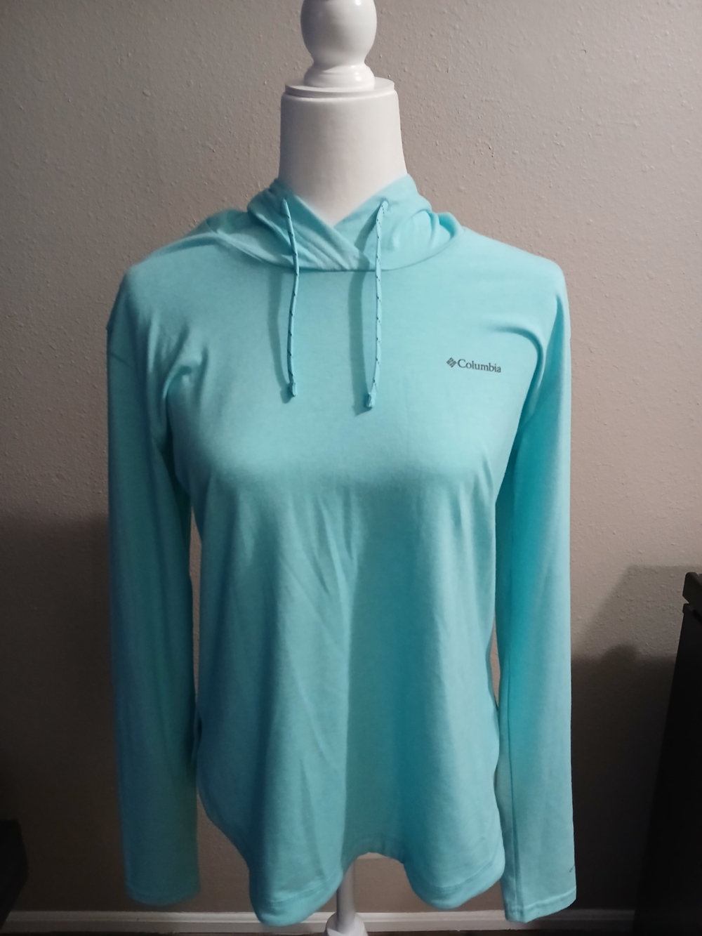 Columbia Aqua Lightweight Hooded Long Sleeve